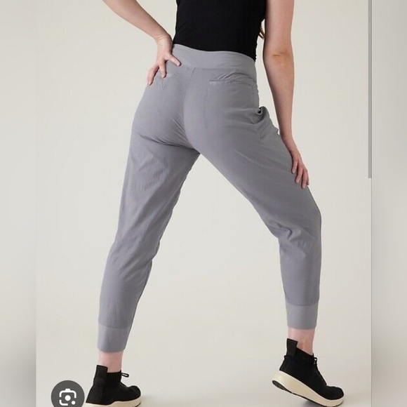 (14T) Athleta Trekkie North Jogger 2023 edition colour name: coastline blue - Picture 3 of 10